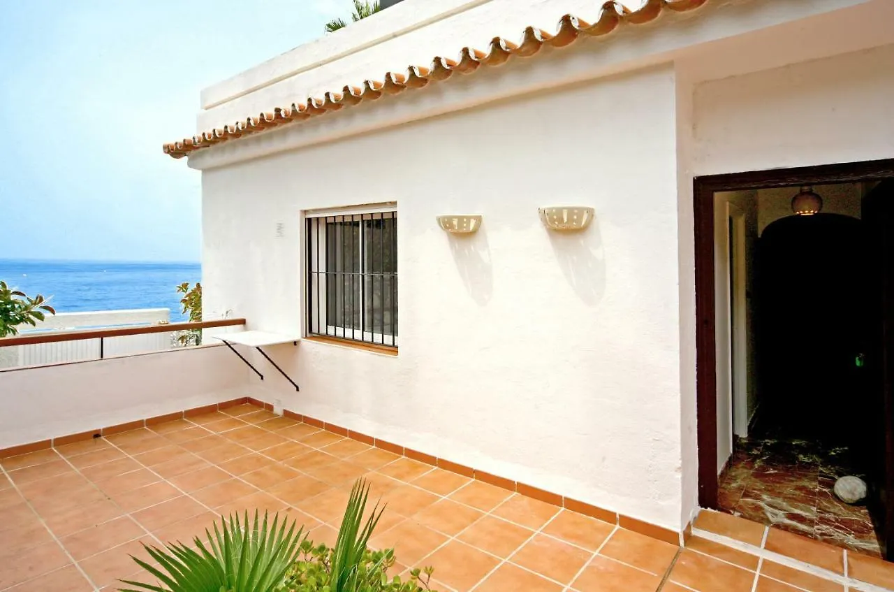 Apartamentos Playa Torrecilla Nerja 0*,  Spagna