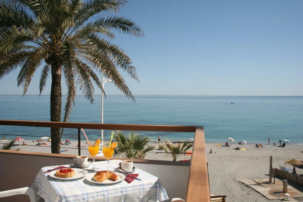 Apartamentos Playa Torrecilla Nerja